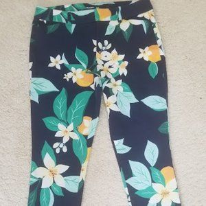 Old Navy Flower Pixie Pants Size 6